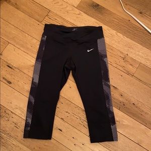 Nike medium dri fit Capri leggings